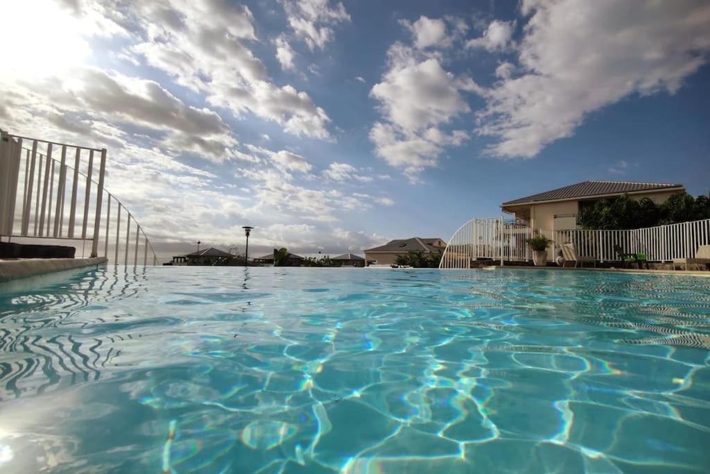 圣吉尔莱班Beau T3 Litchi Vue Ocean Piscine公寓 外观 照片